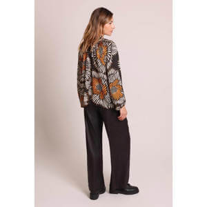 Traffic People Holding on Madding Blouse